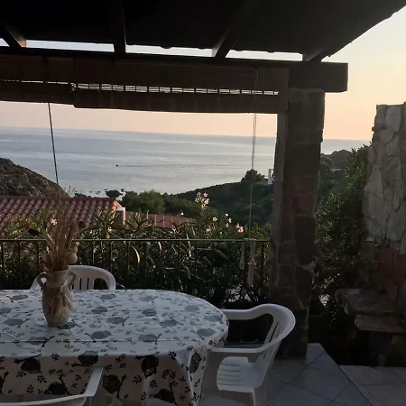 Holiday home Casa Vacanza Con Terrazza E Vista Mare *